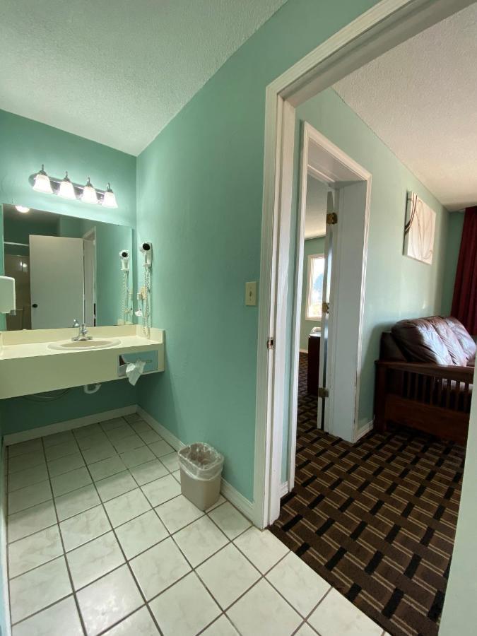 Lakes Inn Уорсо Экстерьер фото